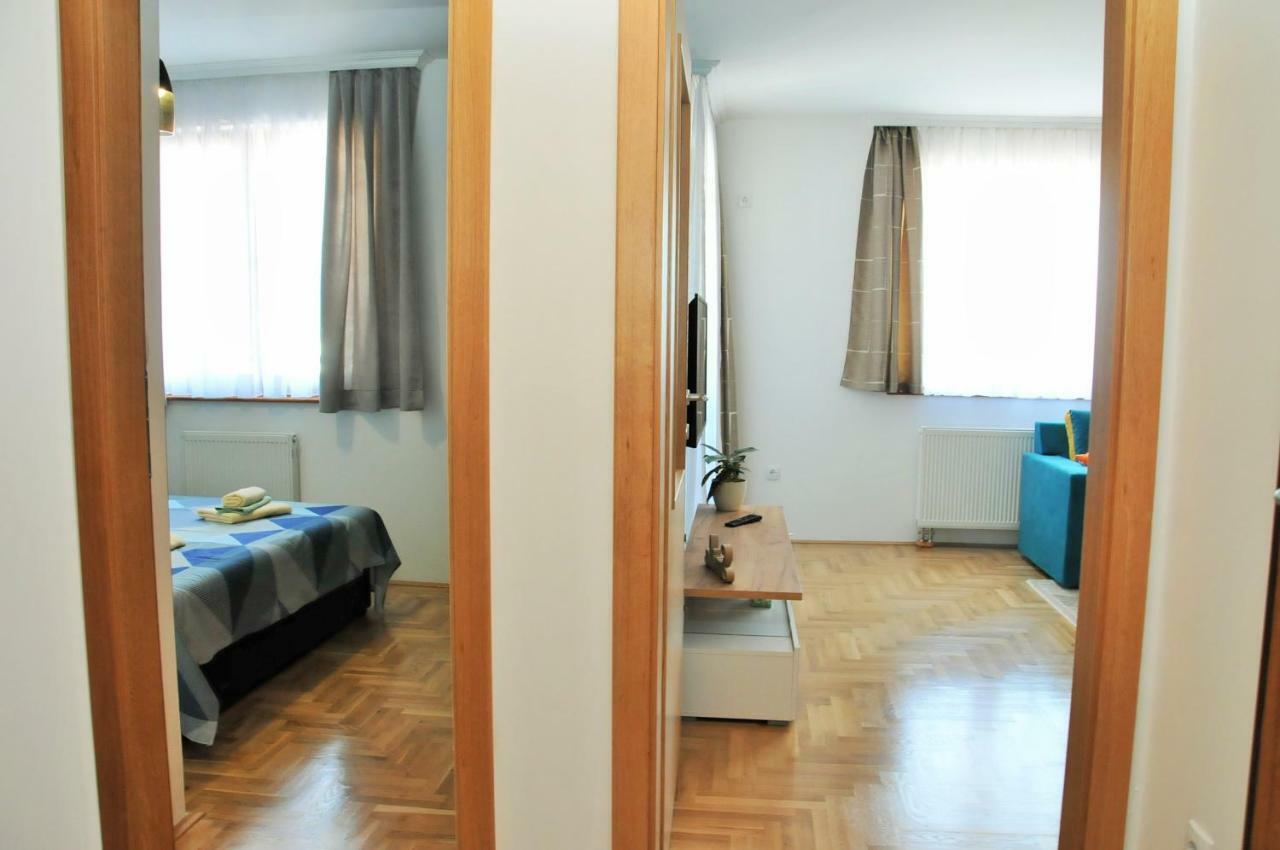 Ferienwohnung Apartman Smile Lukavica Exterior foto