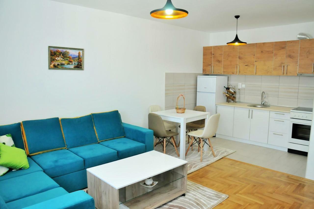 Ferienwohnung Apartman Smile Lukavica Exterior foto